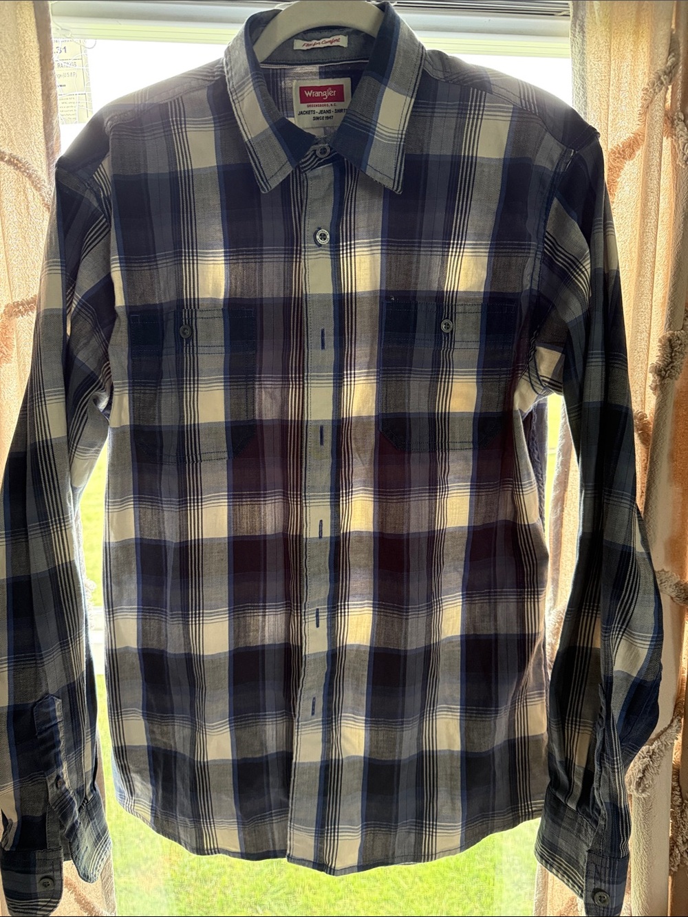 Wrangler Navy and White Plaid Long-Sleeve Button-Down Shirt